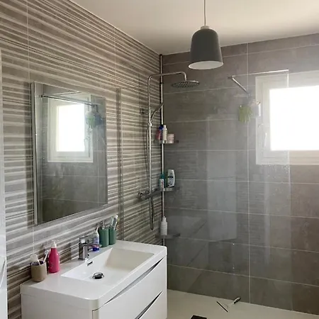 Magnifique Individuelle Climatisee 4 Avec Piscine 11 M 5m * Sérignan